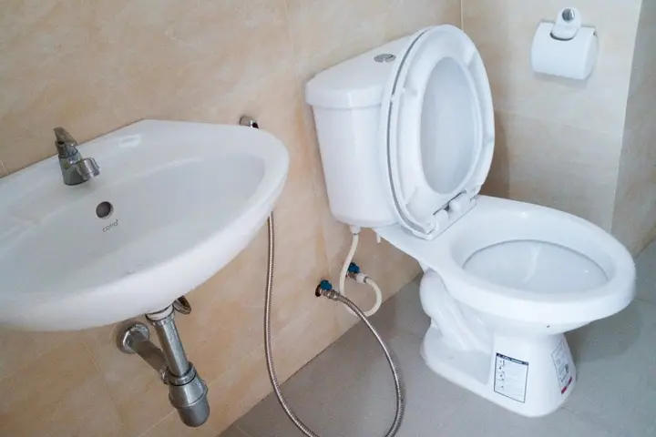 Пхетчабун: White Ville Apartment