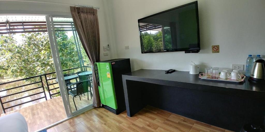 Сичон: Thipburee Riverside Hotel