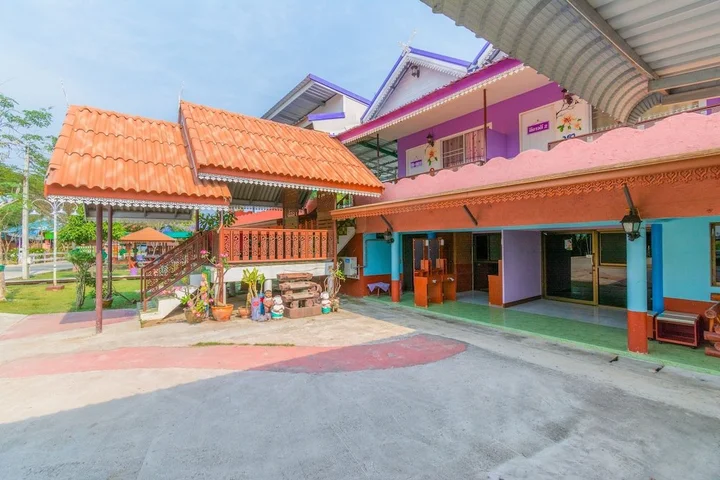 Пхетчхабури: Baandin Resort by OYO Rooms