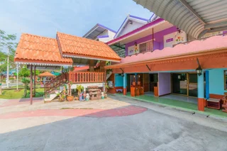 Пхетчхабури: Baandin Resort by OYO Rooms