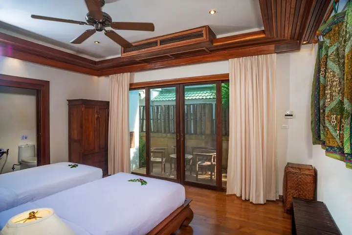 Сураттхани: Baan Banburee