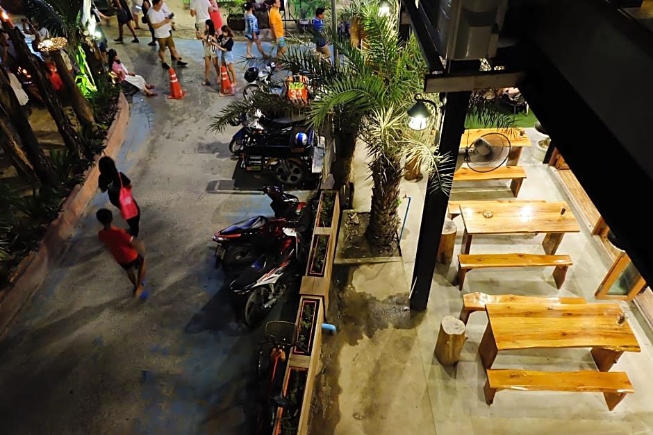 Ко-Липе: Lipe - Bloom Cafe and Hostel