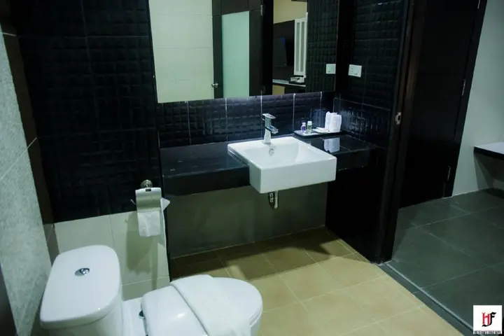 Сураттхани: The Harbour Front Hotel (ดิ ฮาร์เบอร์ฟรอนท์ โฮเทล)