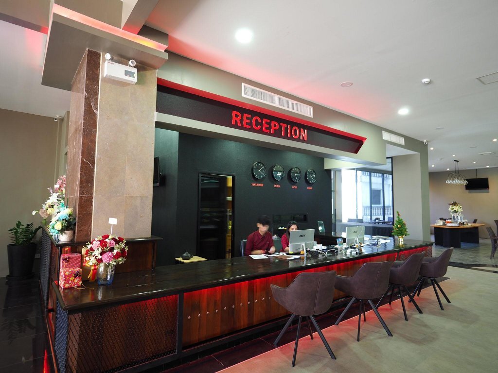 Сураттхани: The Harbour Front Hotel (ดิ ฮาร์เบอร์ฟรอนท์ โฮเทล)