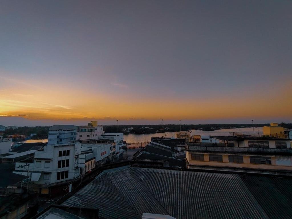 Сураттхани: The Harbour Front Hotel (ดิ ฮาร์เบอร์ฟรอนท์ โฮเทล)