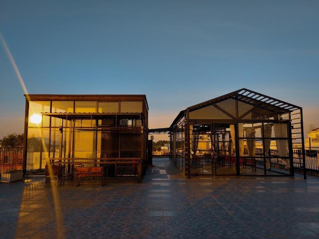 Сураттхани: The Harbour Front Hotel (ดิ ฮาร์เบอร์ฟรอนท์ โฮเทล)