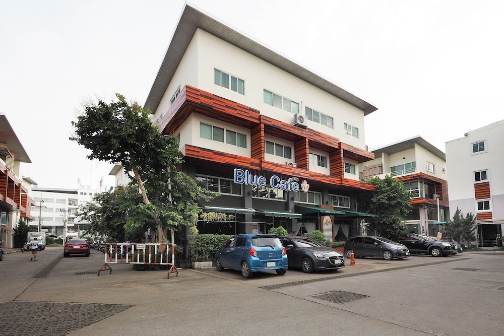 Чиангмай: OYO 995 Blue Cafe Apartment
