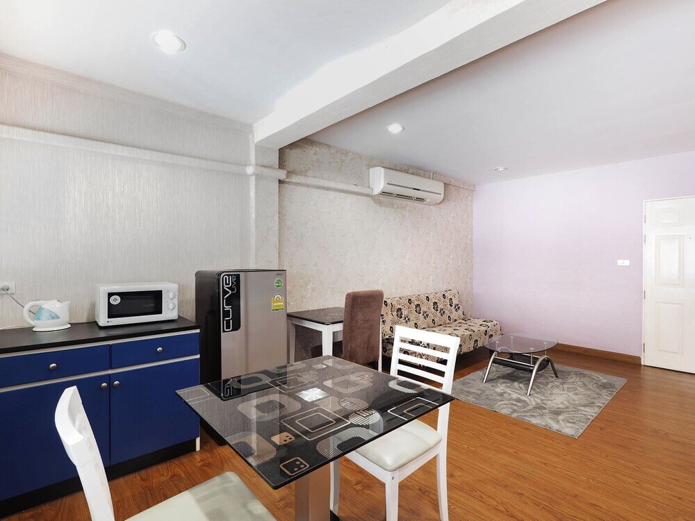 Чиангмай: OYO 995 Blue Cafe Apartment