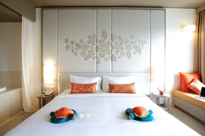 Тхаланг: Proud Phuket