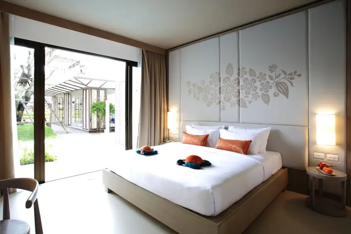 Тхаланг: Proud Phuket