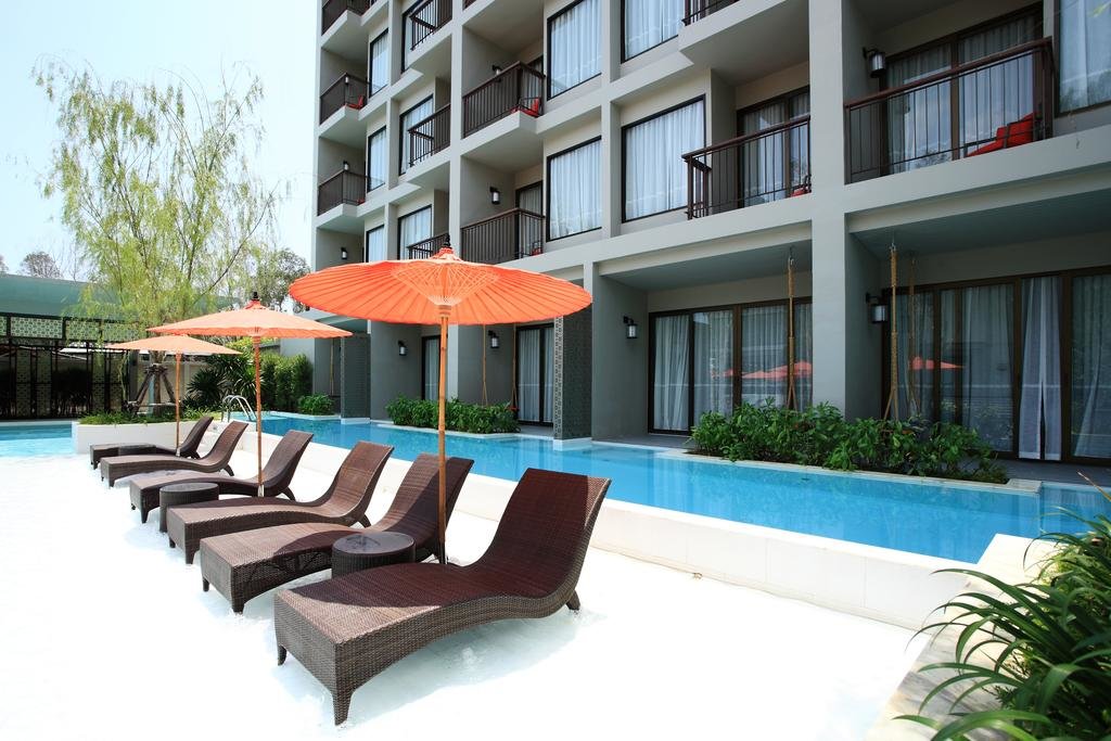Тхаланг: Proud Phuket