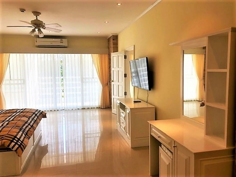 Паттайя: 1 Bedroom Apartment at View Talay 5