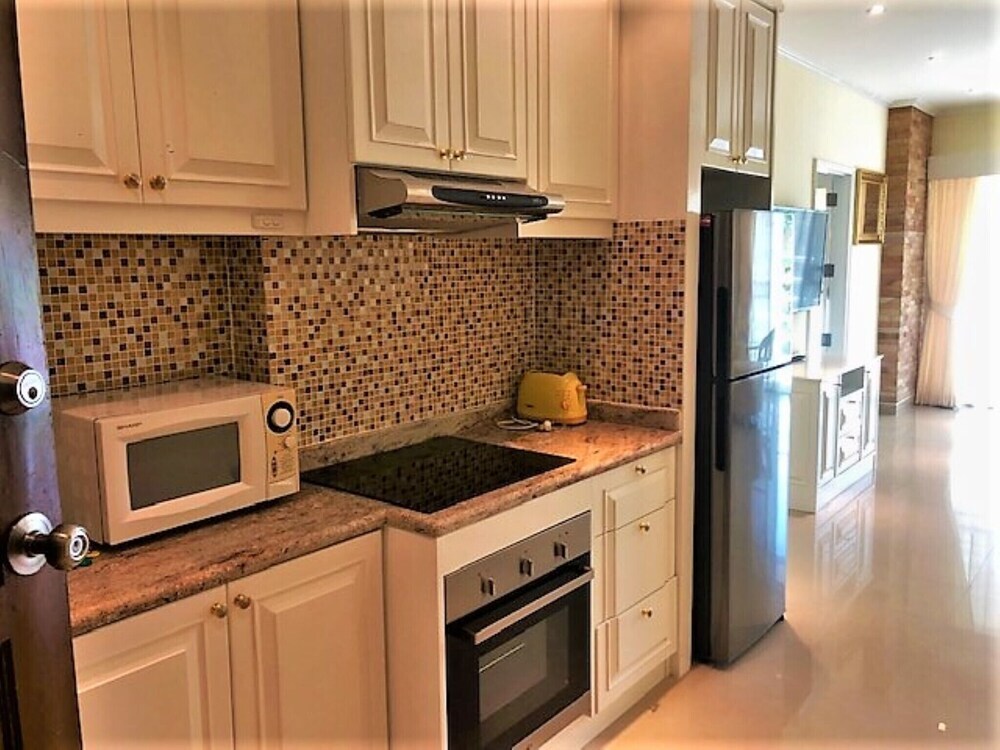 Паттайя: 1 Bedroom Apartment at View Talay 5