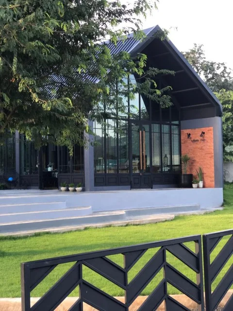 Нонг Нам Дэнг: adoor hotel khao yai