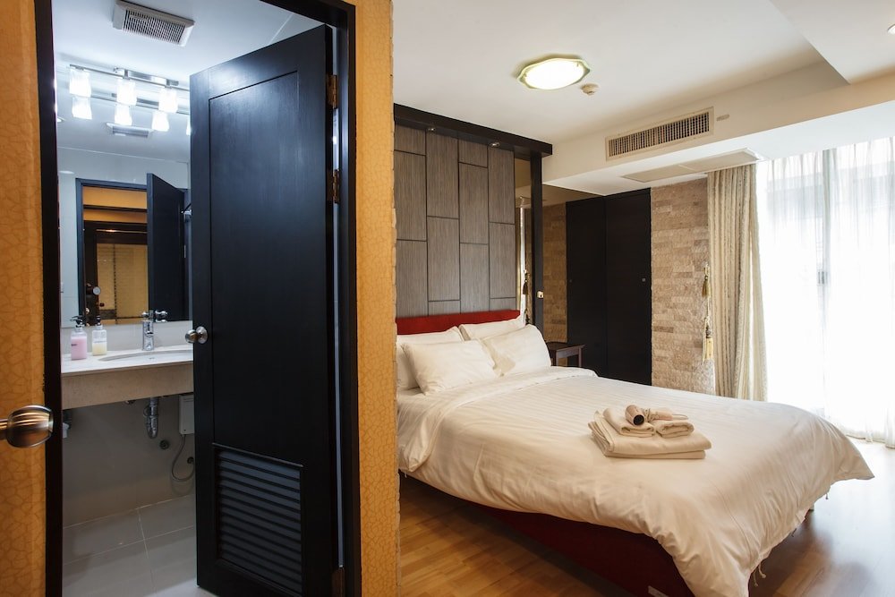 Бангкок: 2A 2 Bedrooms 2,5 Bathrooms in Central Bangkok Near BTS