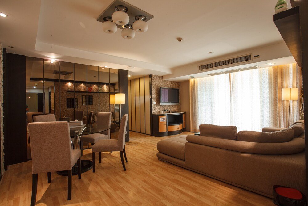 Бангкок: 2A 2 Bedrooms 2,5 Bathrooms in Central Bangkok Near BTS