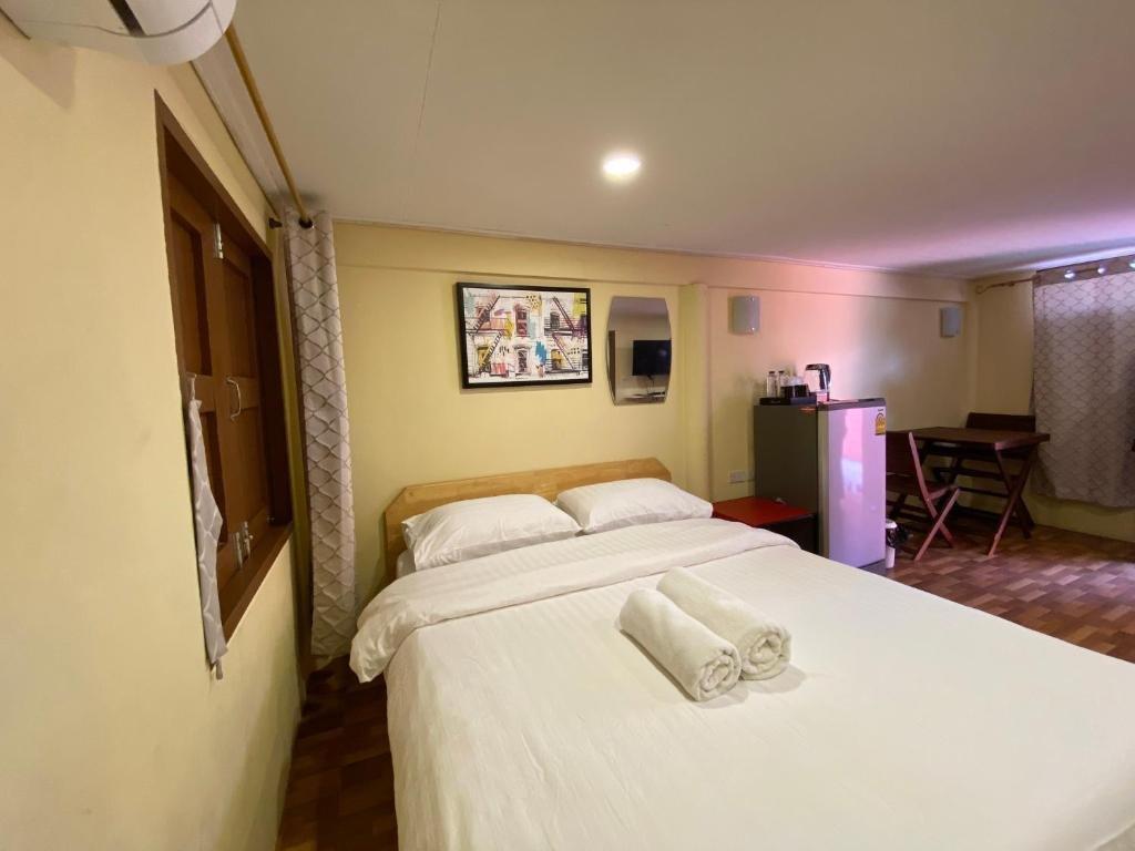 Нонтхабури: Bed in Beyt Boutique Hotel by ZUZU