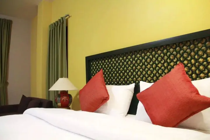 Кхлонг-Янг: Mulberry House Korat