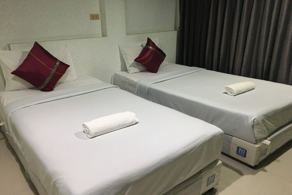 Сураттхани: OYO 75377 Check In House