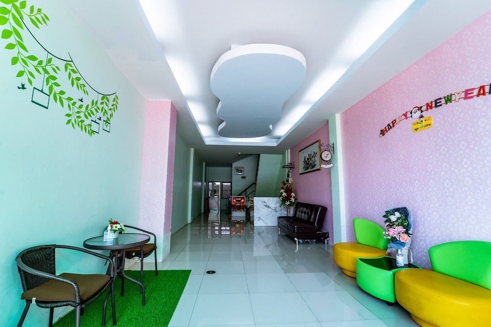 Сураттхани: OYO 75377 Check In House