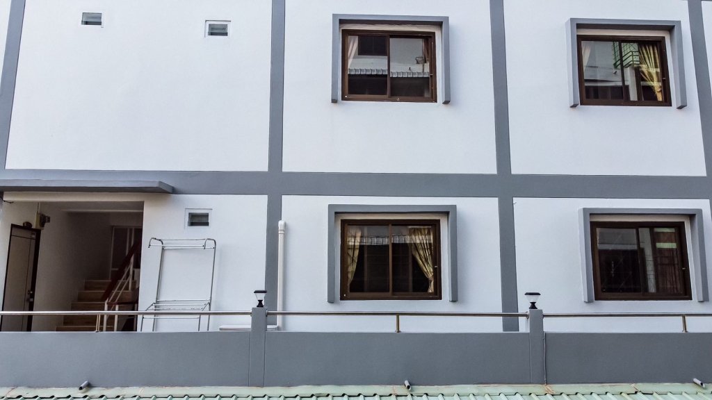 Сураттхани: OYO 75377 Check In House