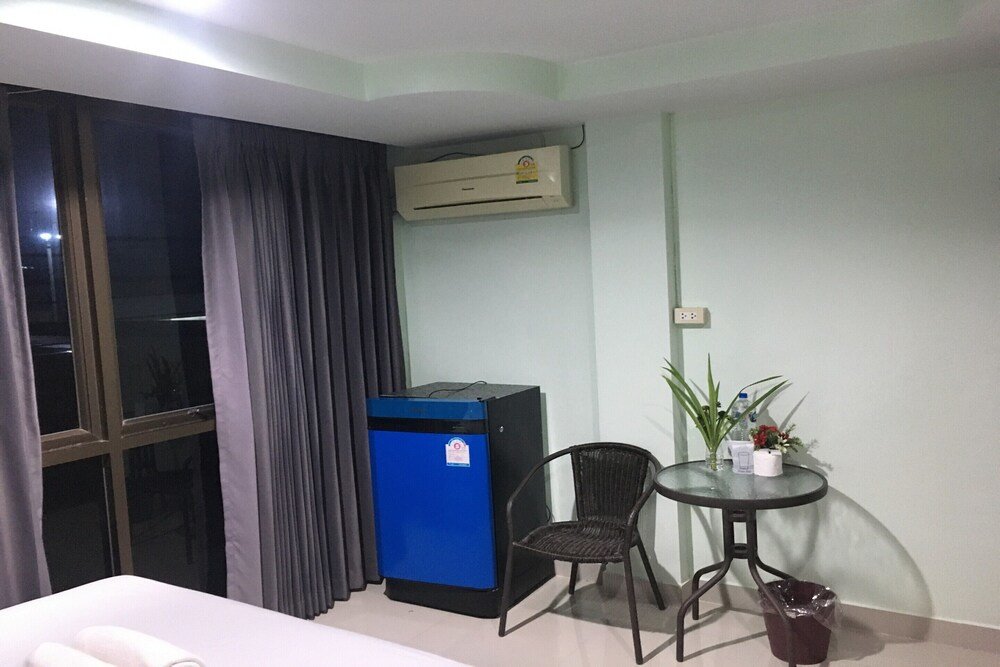 Сураттхани: OYO 75377 Check In House