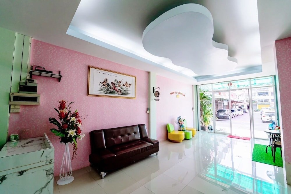 Сураттхани: OYO 75377 Check In House