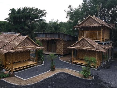 Тхаланг: Bamboo Bungalow Thalang