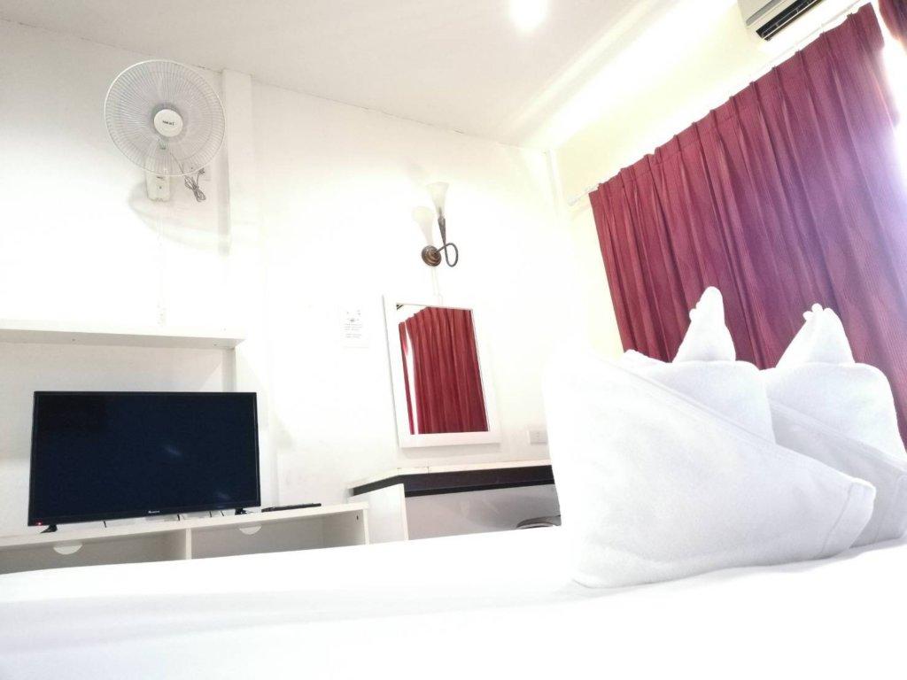Тхаланг: Andaman Place