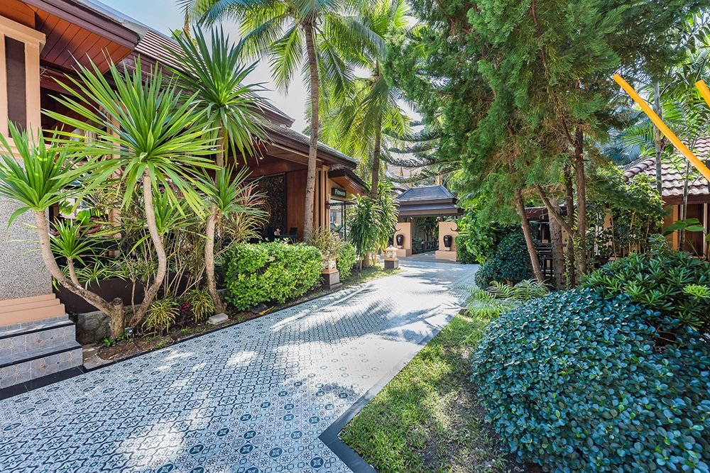 Кату: Princess Kamala Beachfront Hotel