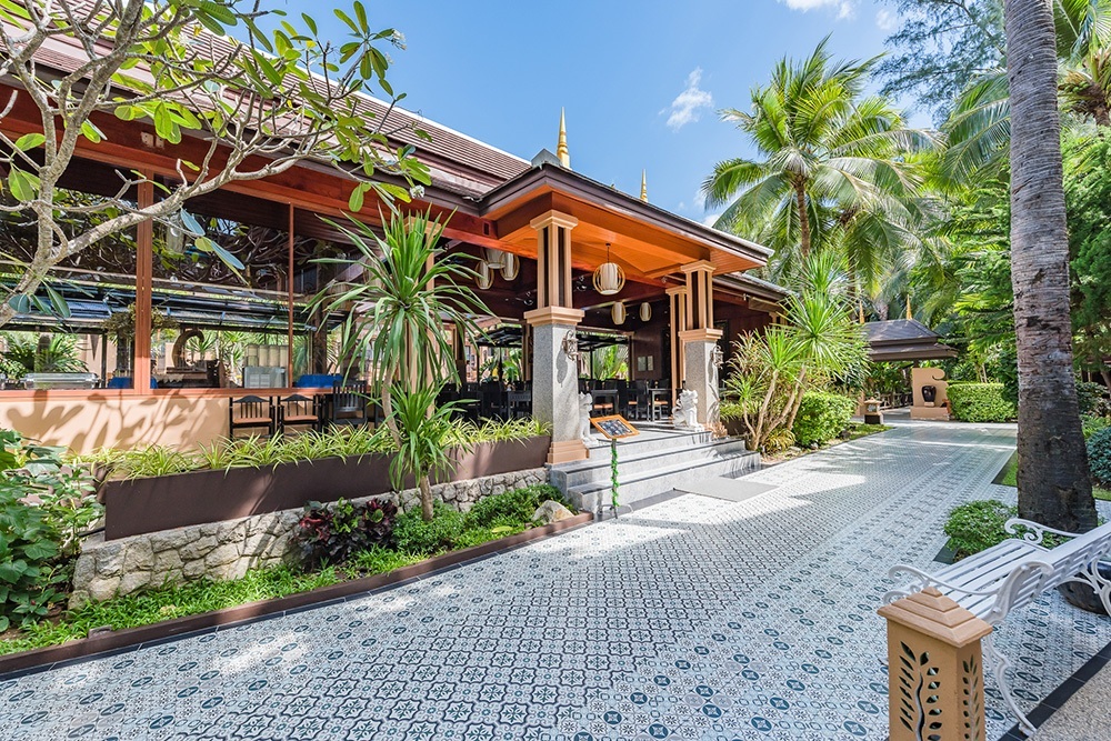 Princess Kamala Beachfront Hotel — фото 1