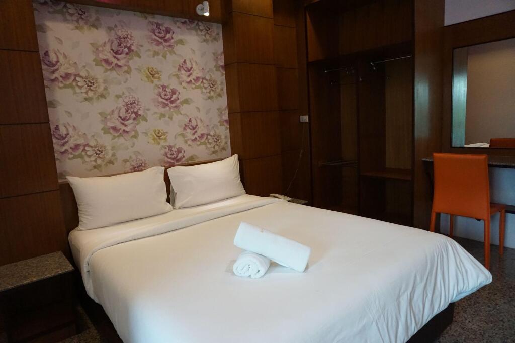 Накхонситхаммарат: Sabai Palace