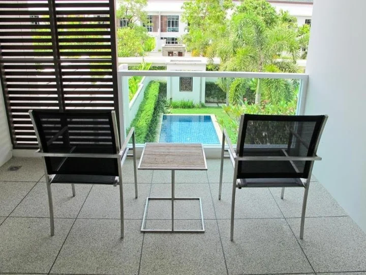 Тхаланг: Two Villas Holiday Oxygen Style Bangtao Beach