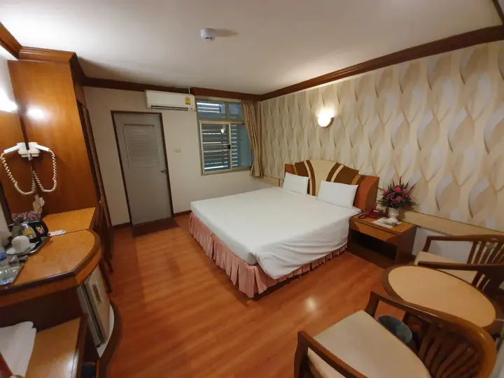 Хатъяй: Sakol Hotel