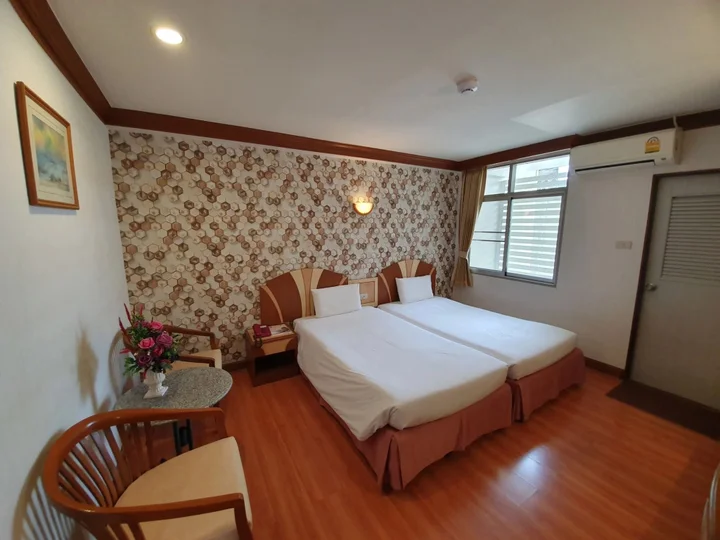 Хатъяй: Sakol Hotel