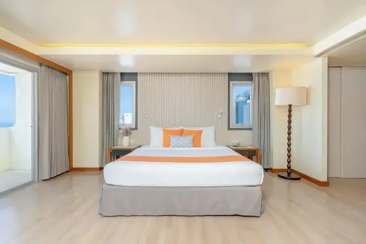 Паттайя: Отель Sunshine Hotel & Residences