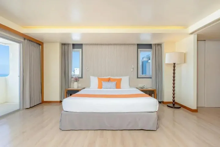 Паттайя: Отель Sunshine Hotel & Residences