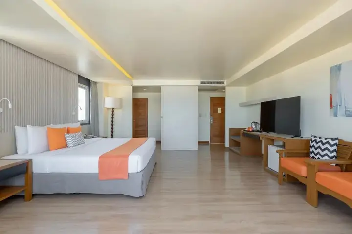 Паттайя: Отель Sunshine Hotel & Residences