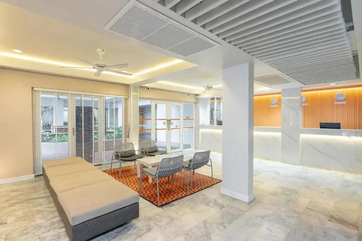 Паттайя: Отель Sunshine Hotel & Residences