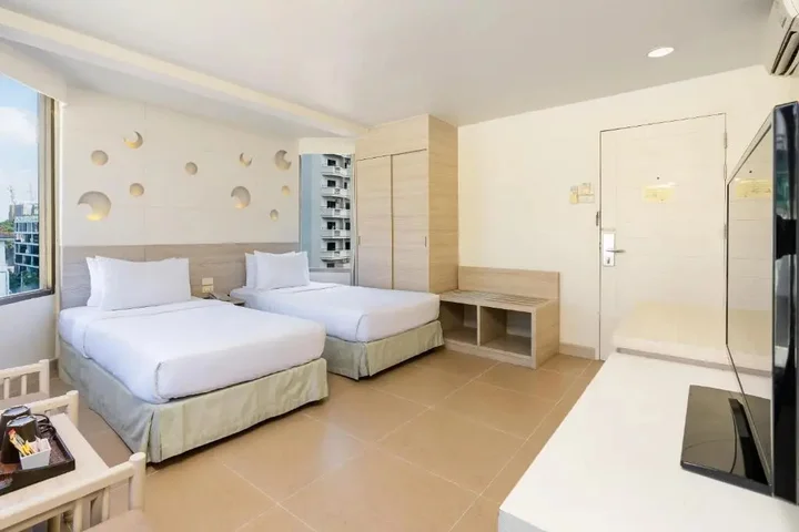 Паттайя: Отель Sunshine Hotel & Residences