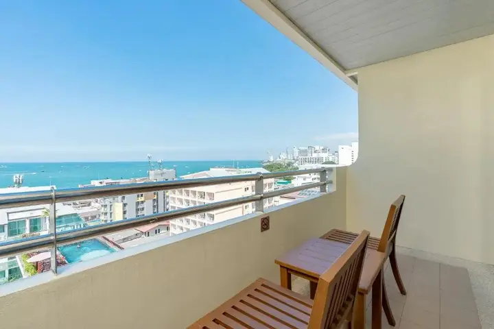 Паттайя: Отель Sunshine Hotel & Residences