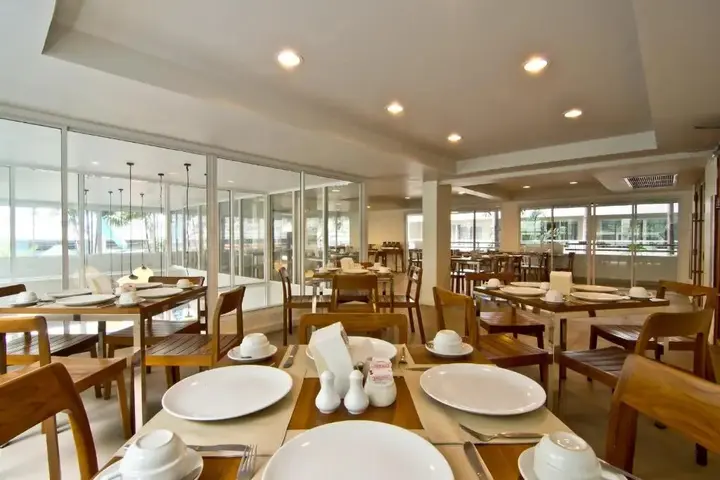 Паттайя: Отель Sunshine Hotel & Residences