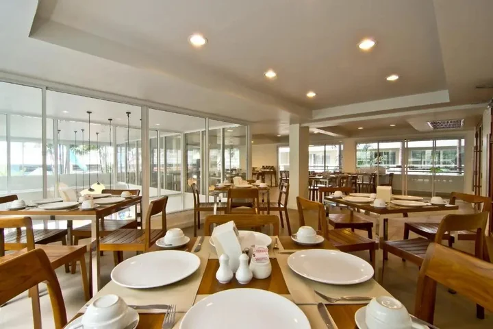 Паттайя: Отель Sunshine Hotel & Residences