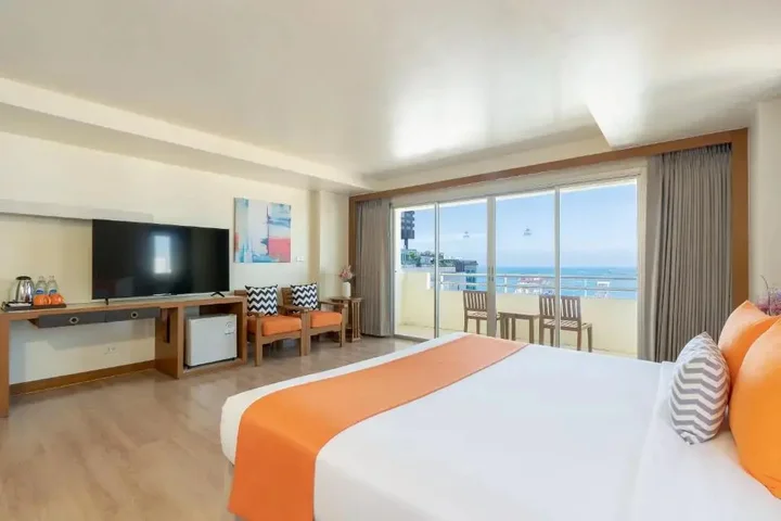 Паттайя: Отель Sunshine Hotel & Residences