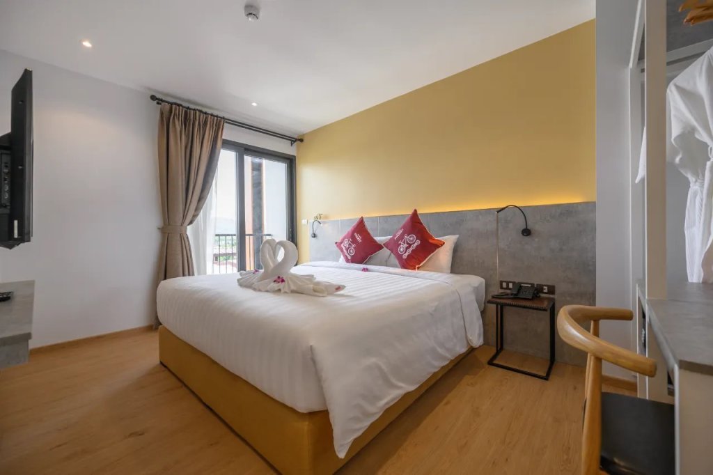 Тхаланг: Tour De Phuket Hotel