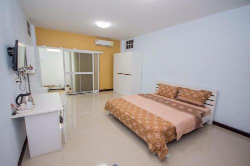 Кхлонг-Янг: RuenAiyara Apartment