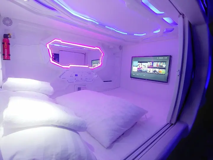 Бангкок: Met A Space Pod @ Asoke