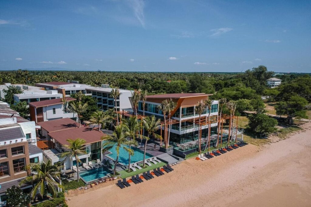 Чаам: Eco Cozy Beachfront Resort Chaam