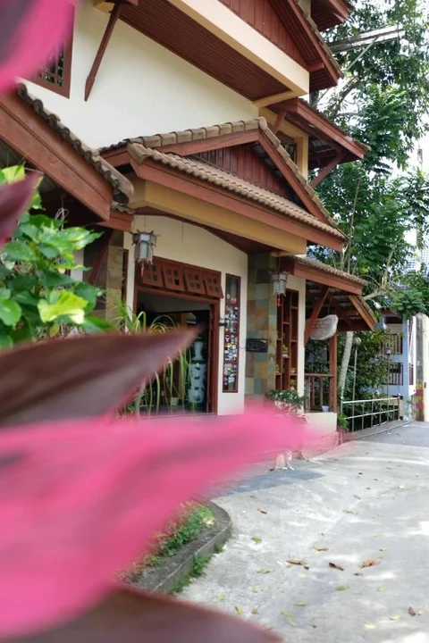 Бетонг: River Inn Resort