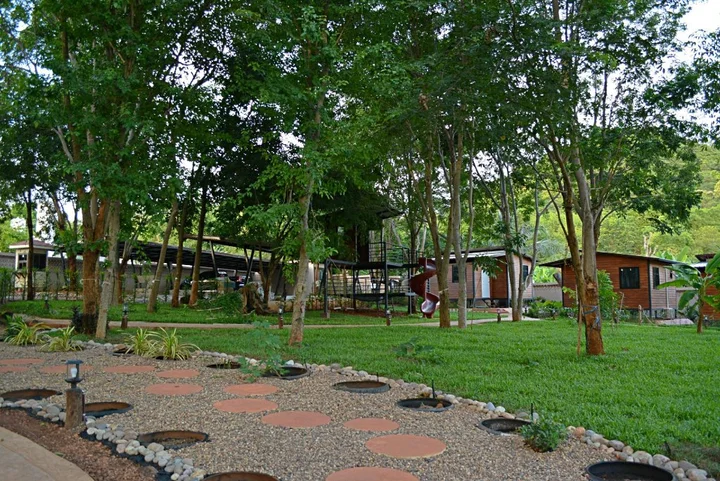 Сирача: The Moon Valley Cottages
